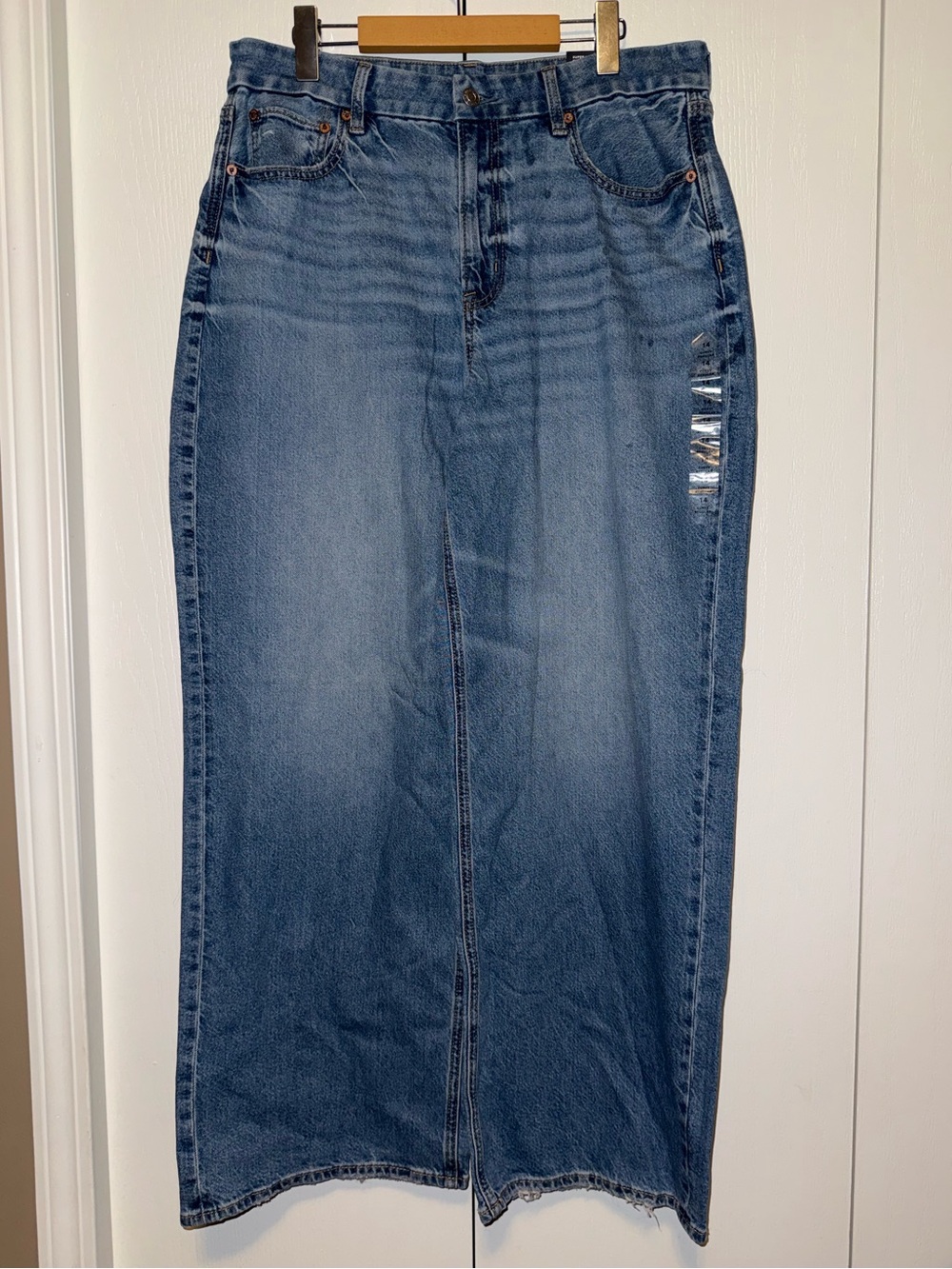 American Eagle Brand New Curvy Super High-Waisted Baggy Straight Jean